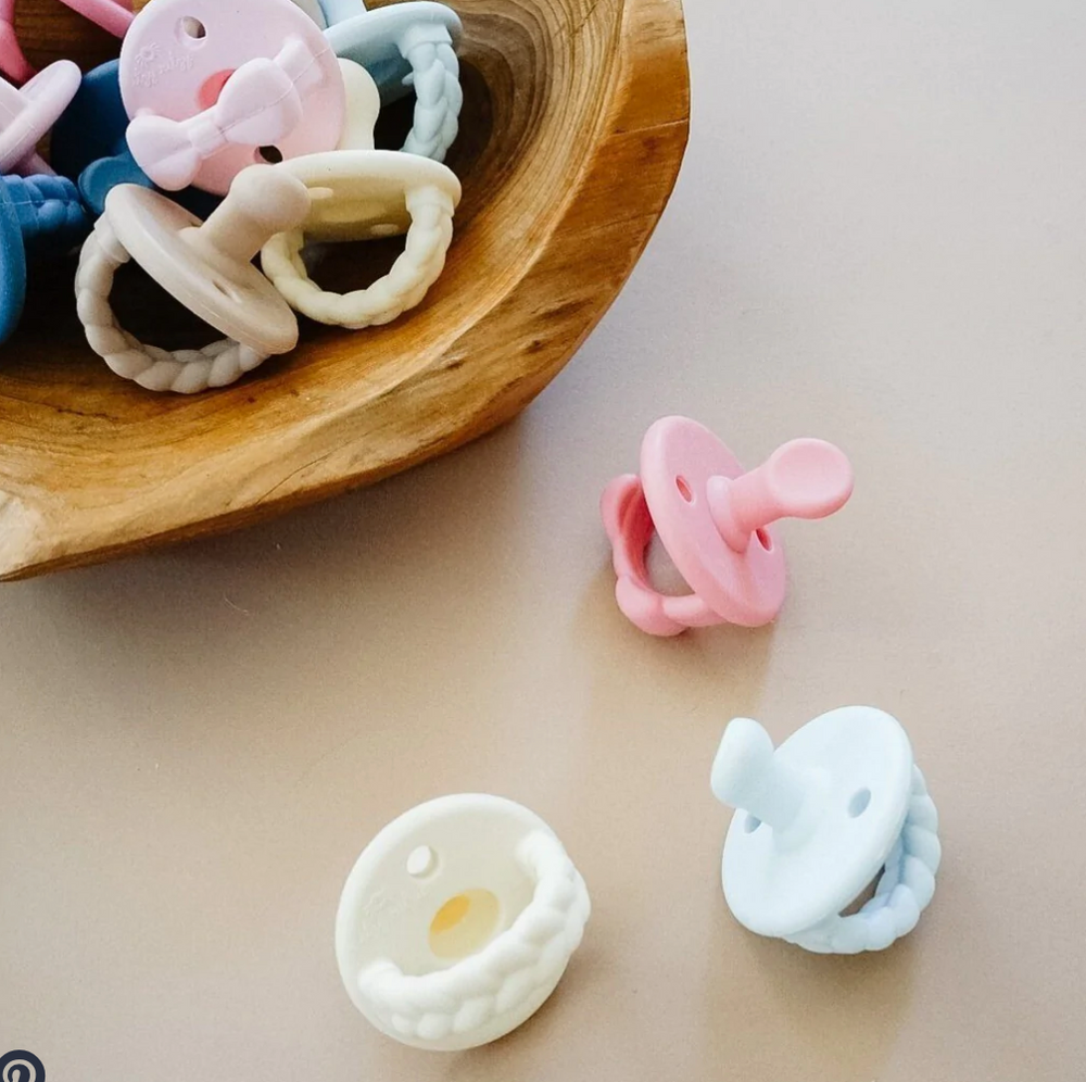 
            
                Load image into Gallery viewer, Itzy Ritzy Sweetie Soother Pacifiers // Orthodontic // Toast &amp;amp; Buttercream
            
        